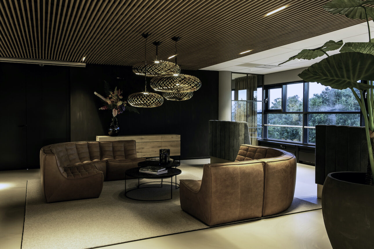 2020.10.01.White Vision-3